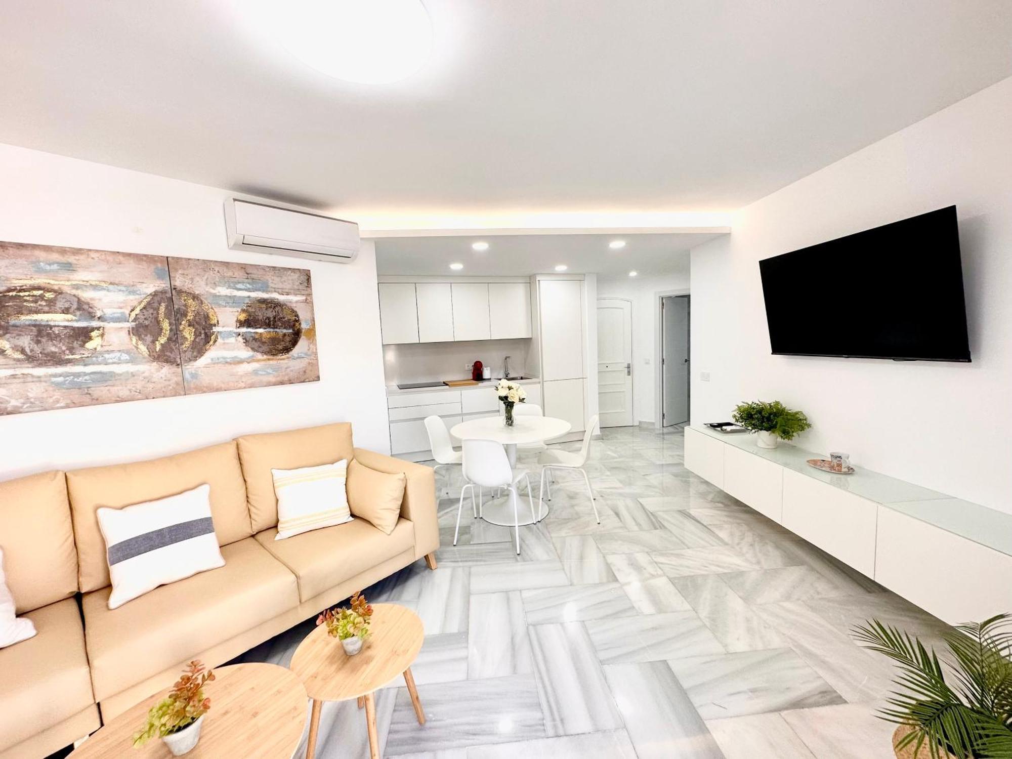 Apartamento, Paradise Sun Beach In Marina ベナルマデナ エクステリア 写真