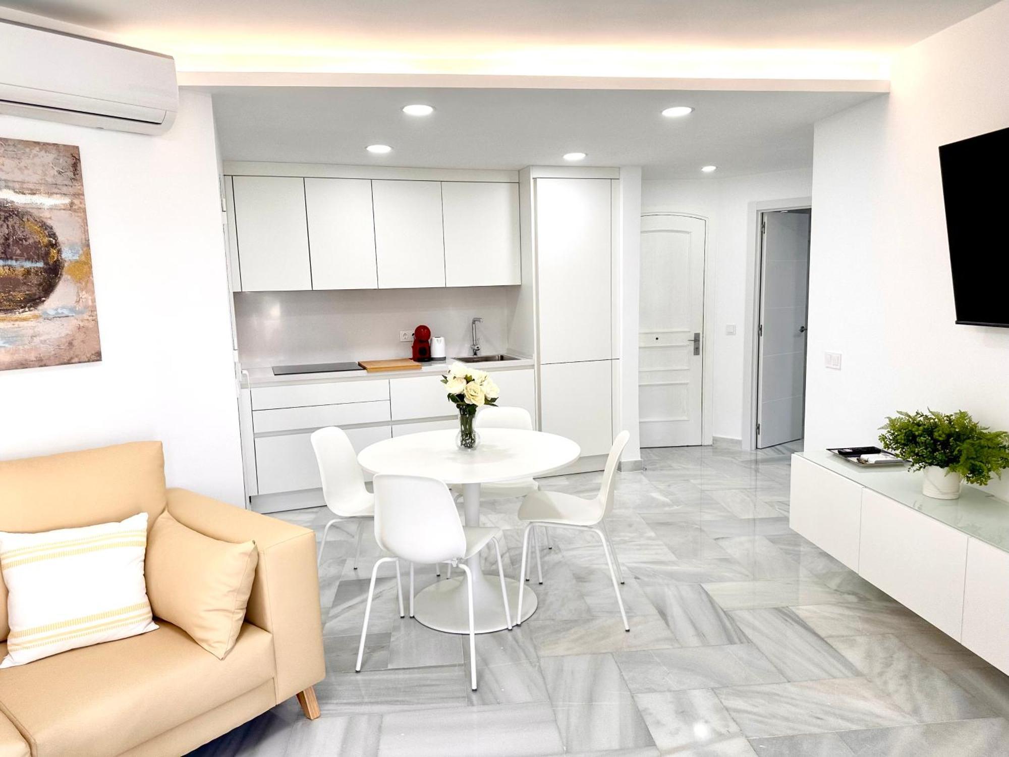 Apartamento, Paradise Sun Beach In Marina ベナルマデナ エクステリア 写真