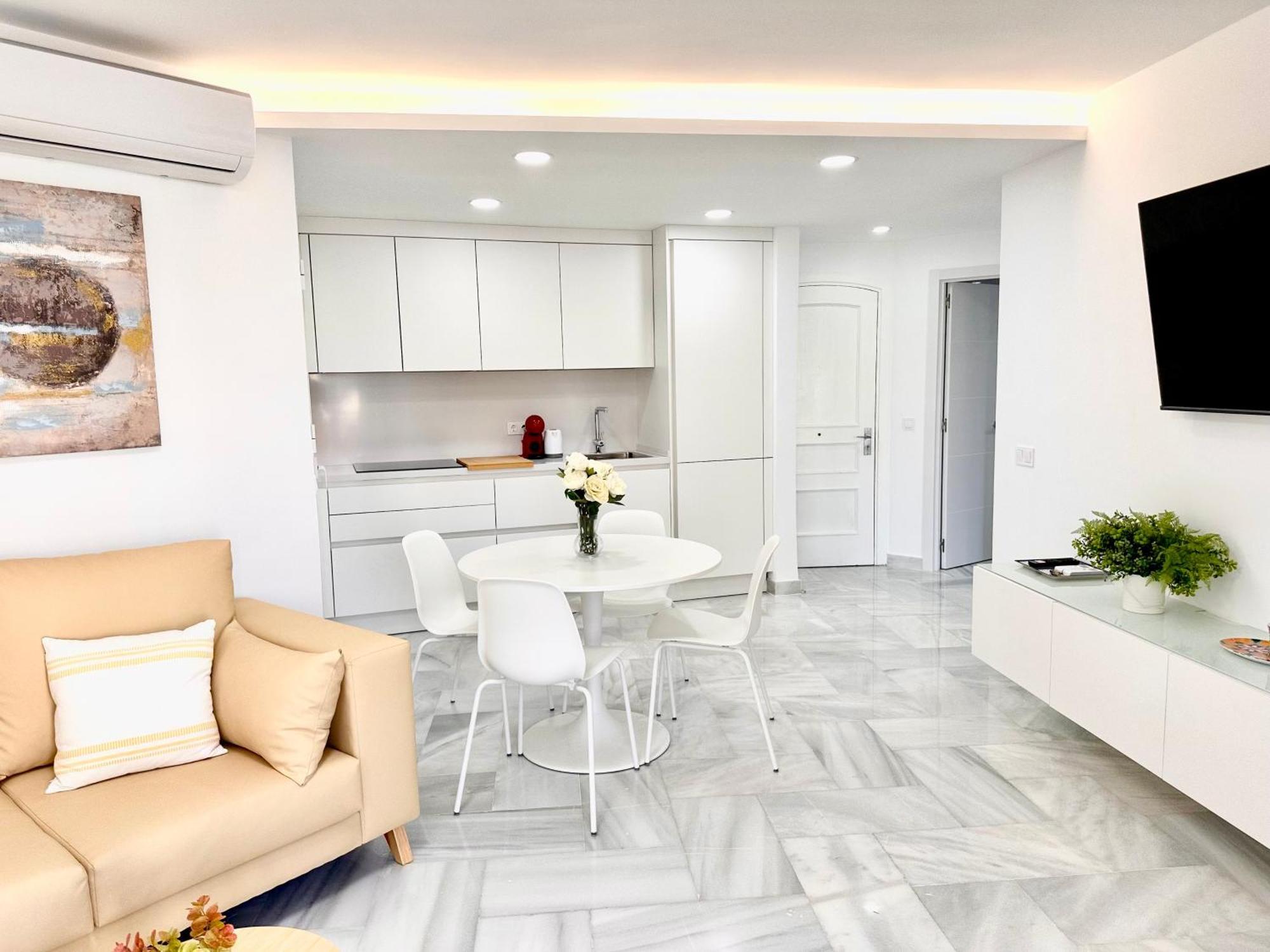 Apartamento, Paradise Sun Beach In Marina ベナルマデナ エクステリア 写真