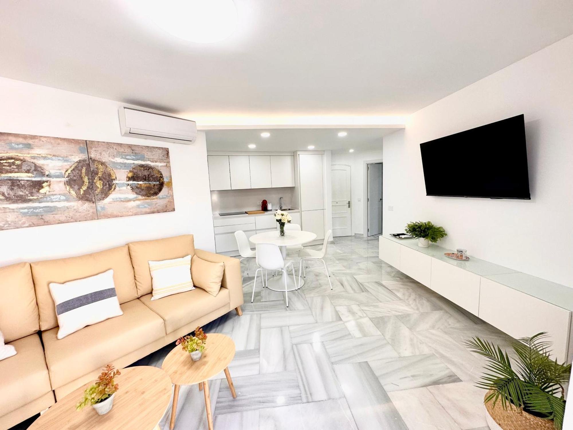 Apartamento, Paradise Sun Beach In Marina ベナルマデナ エクステリア 写真