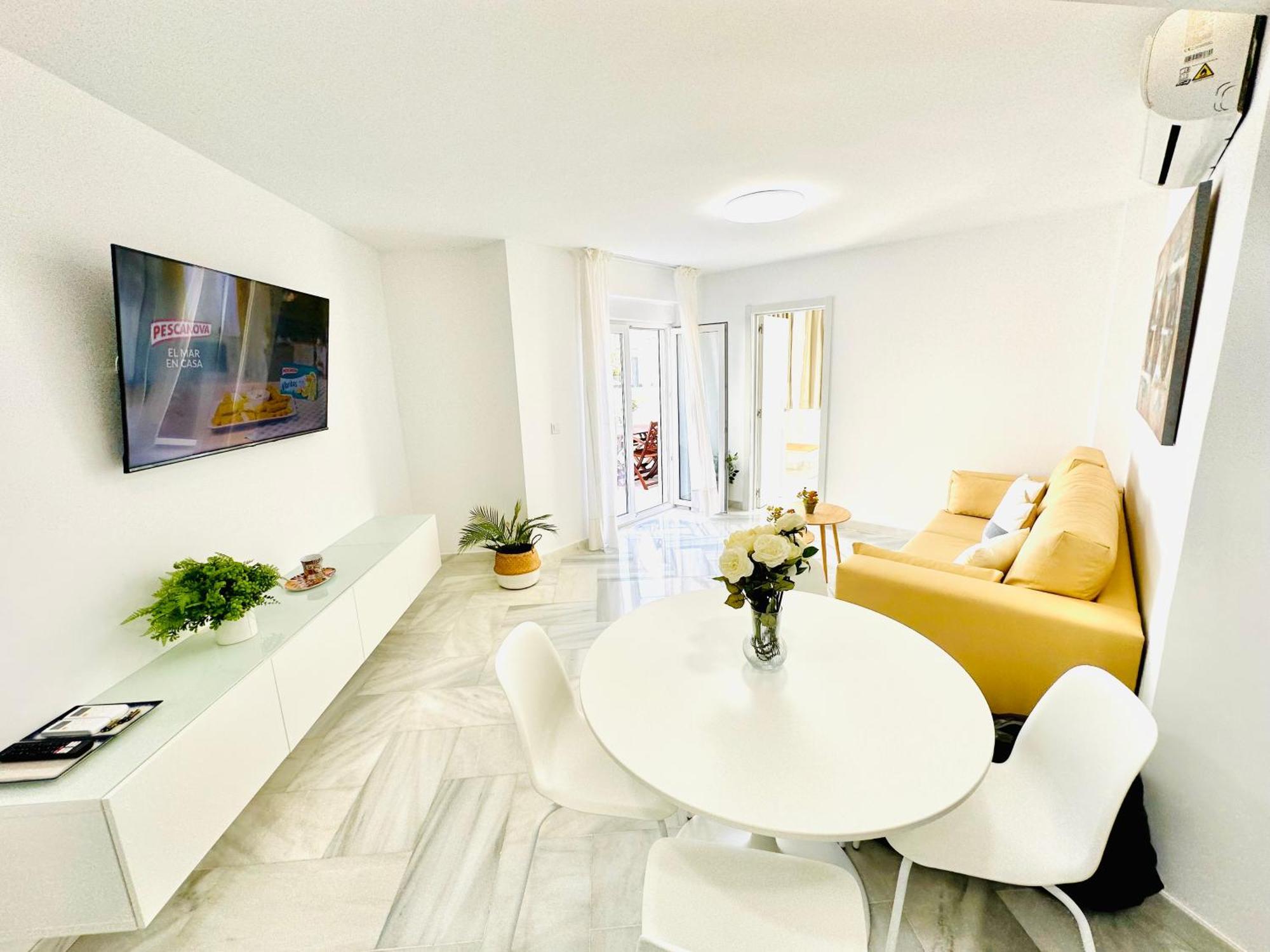Apartamento, Paradise Sun Beach In Marina ベナルマデナ エクステリア 写真
