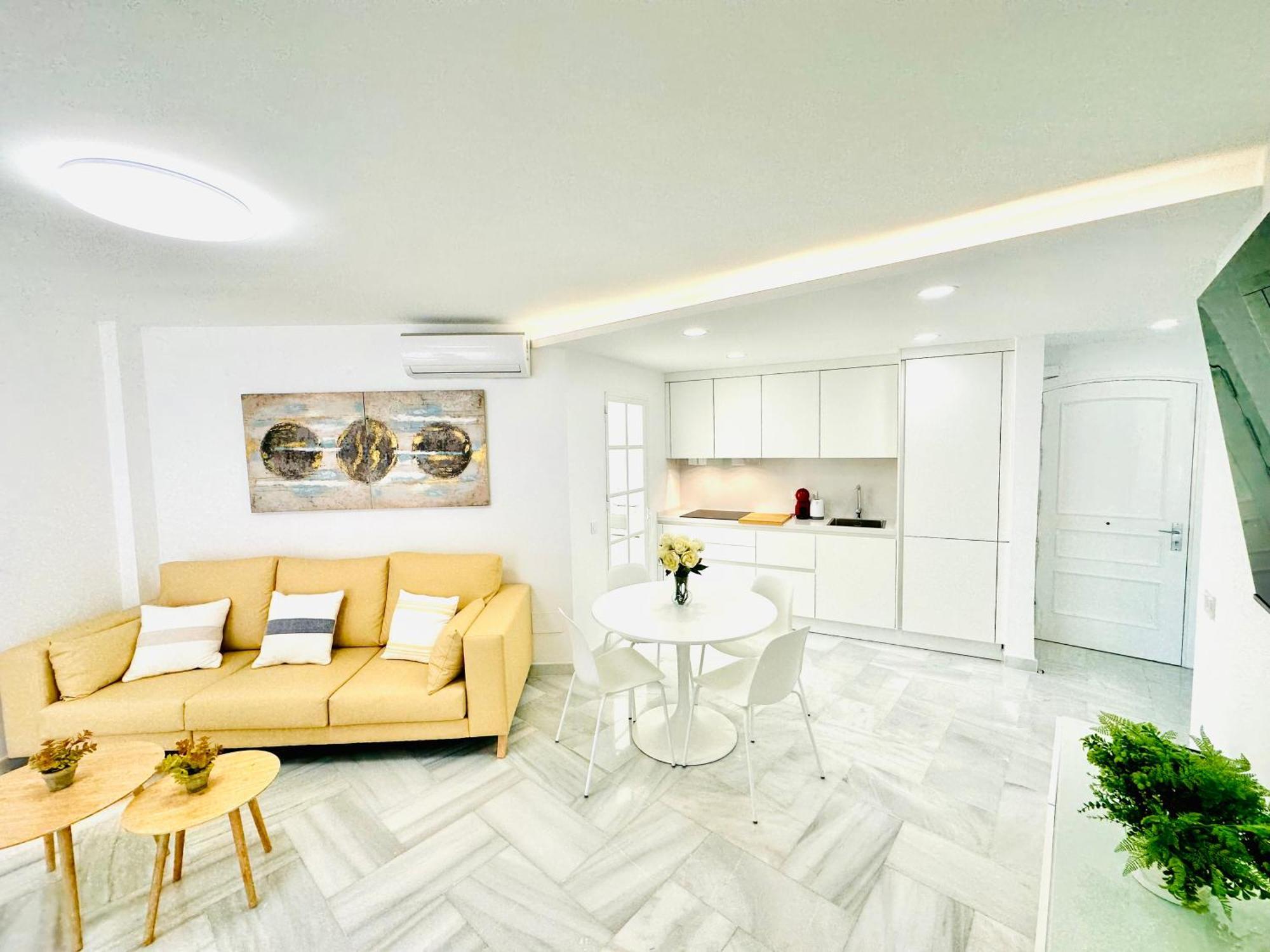 Apartamento, Paradise Sun Beach In Marina ベナルマデナ エクステリア 写真